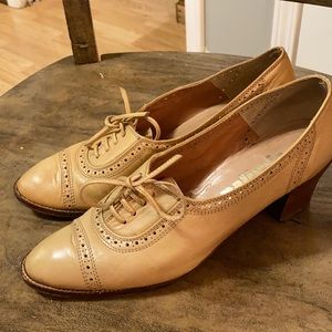 Vintage size 10 heeled slip ons